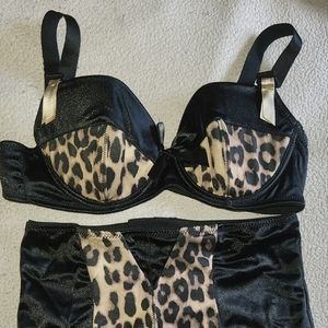 Leg Avenue animal print lingerie set